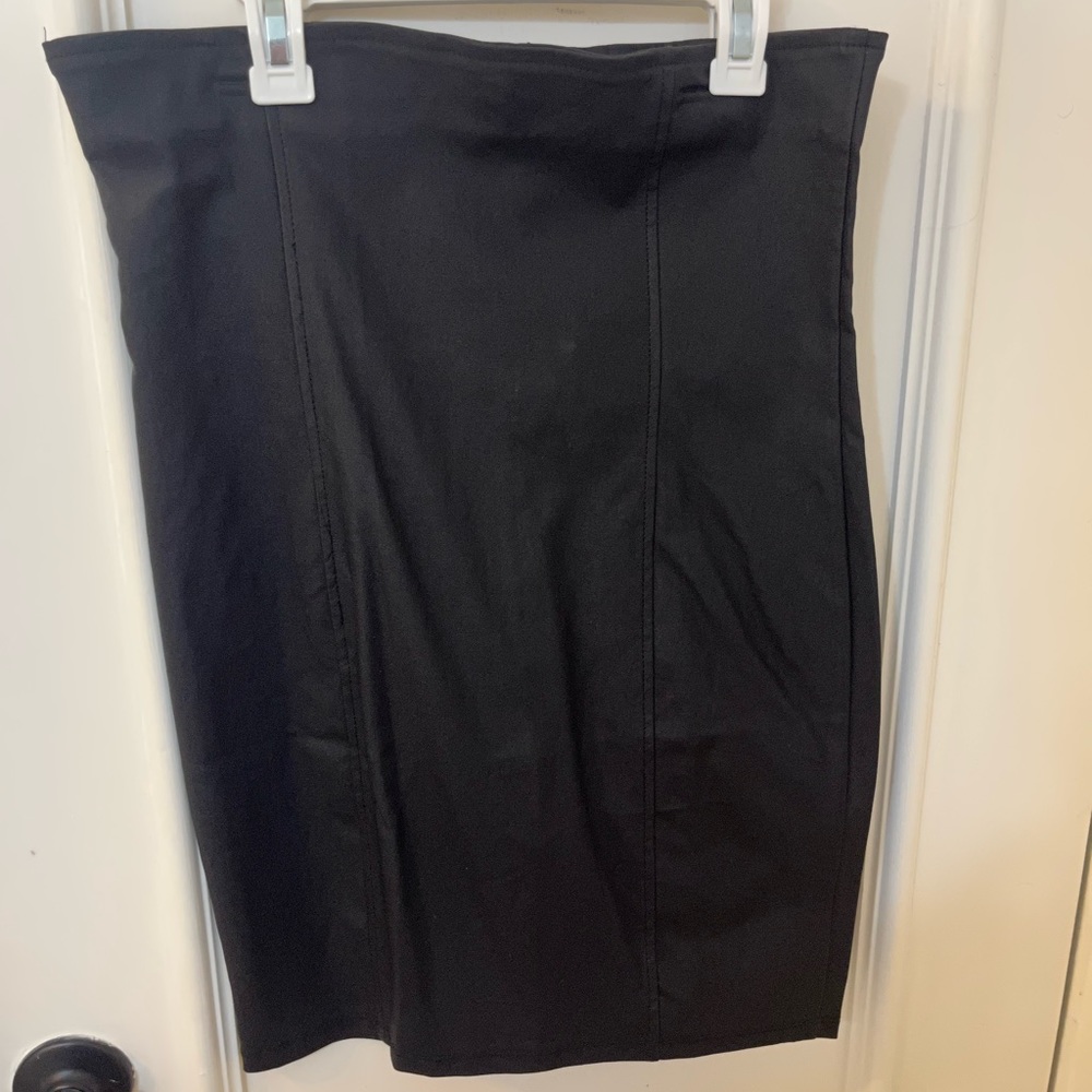 Black pencil skirt size XL